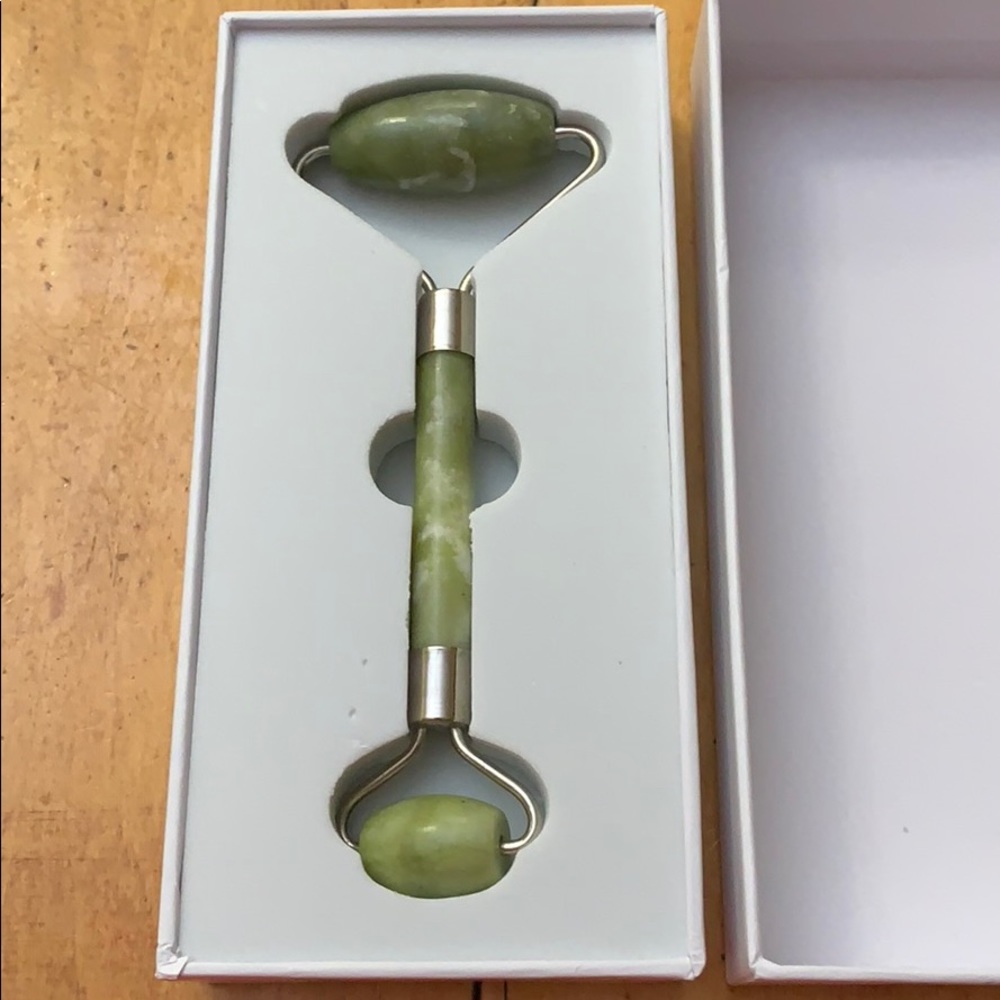 $10 Deals! Jade Skin Care Roller